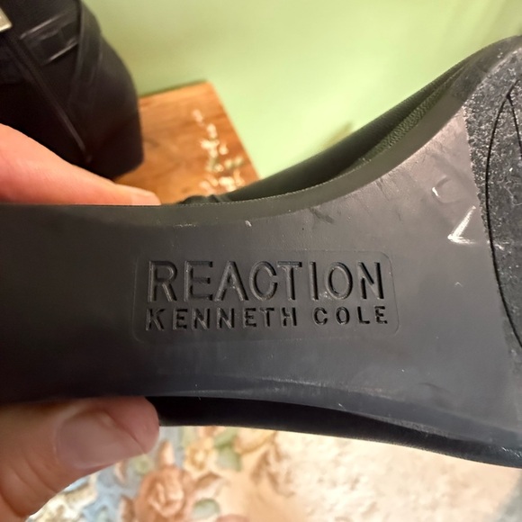 New Kenneth Cole Emmie Wedge Black Leather Booties Women's Sz 7 Med. Width - Picture 10 of 12